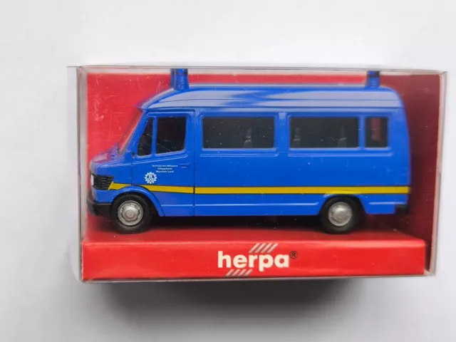 Herpa 042901 - MB 207D Bus THW