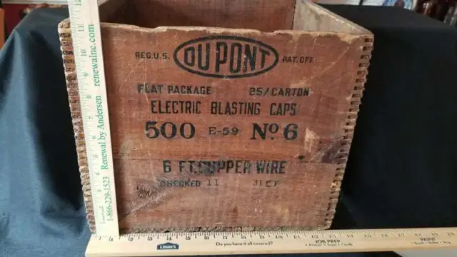 Vintage DUPONT Blasting Caps High Explosives Wood Box, Crate Vintage Box Joint