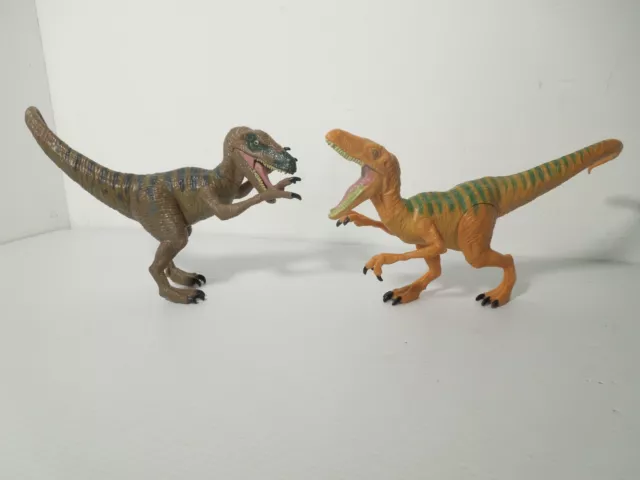 2 x Hasbro JURASSIC WORLD ELOCIRAPTOR Action figures Dinosaurs 9" and 6" 2015