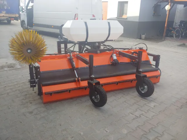 Kehrmaschine Seitenbese Wasserbehälter  1,4 m für Traktor Stapler Euroaufnahme