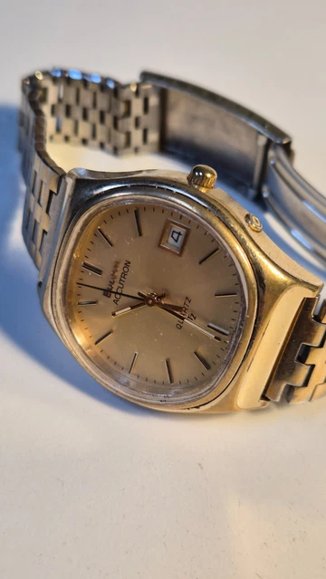 Montre Femme Bulova Accutron - Cadran Nacré - Bracelet Bicolore Acier Inoxydable - Étanche 30m - Mouvement Quartz - Neuf Sans Étiquette