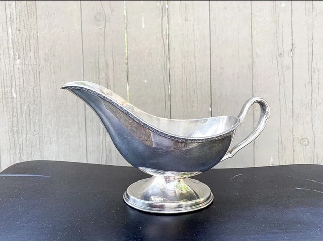 Vintage ARGOSY Rogers Bros. Gravy Boat. Marked 1847