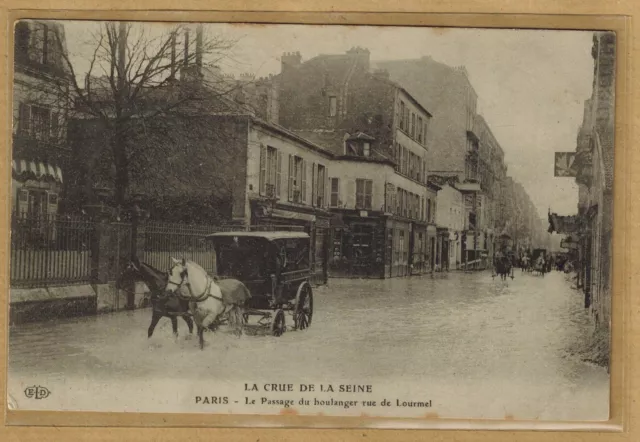 Cpa Paris - la flood de la Seine passage du baker rue de Lourmel wn0857