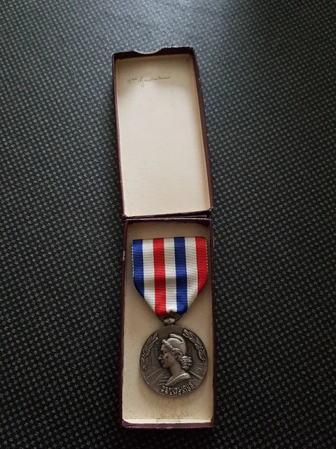 Médaille SNCF 1917 - Fédération Nationale Des Travailleurs Des Chemins De Fer - Bronze Argenté