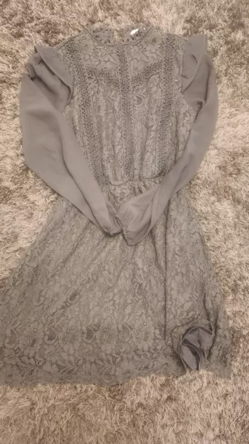 Beautiful Lace OASIS Grey fully Lined Dress - Size XS / Size 8