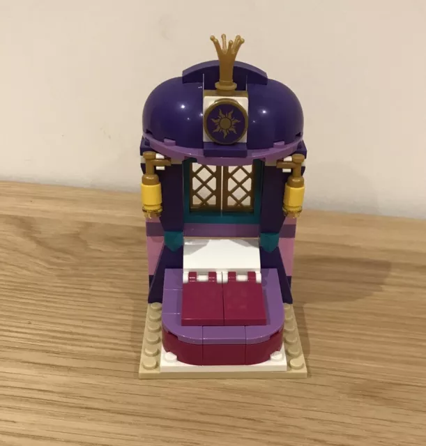 Lego disney princess hotsell rapunzel's castle bedroom 41156