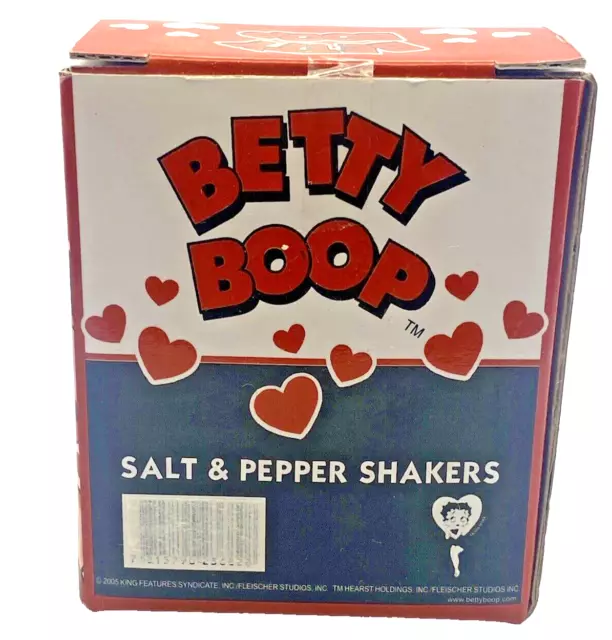 Betty Boop Salt & Pepper Shakers Clear Glass Chef Betty Boop Apron Hearts NEW 3