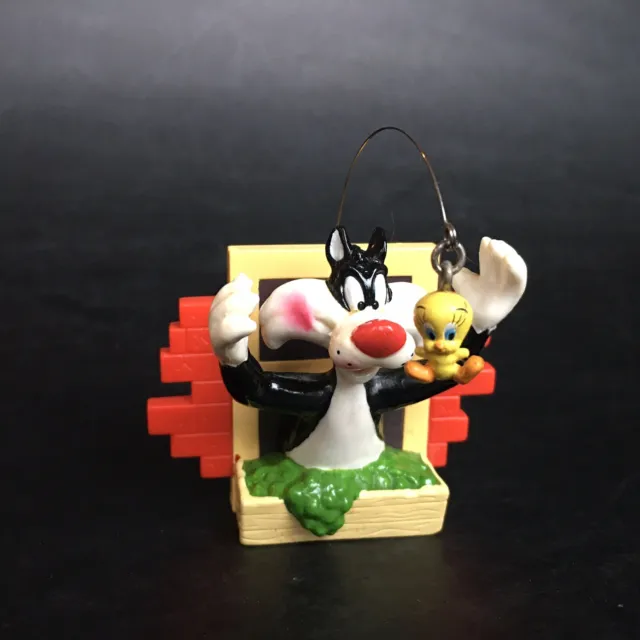 Sylvester and Tweety Bird Christmas Ornament 1999 2.5"