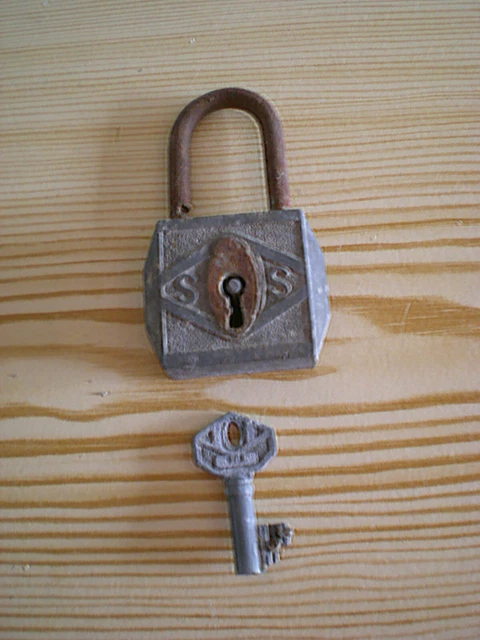 ANCIEN CADENAS S S France n° 150, fonctionne avec 1 clef, EUR 15,00 ...