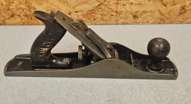 Vintage Stanley Bailey no. 5 size Hand Plane, Old Carpenter Woodworking Tool