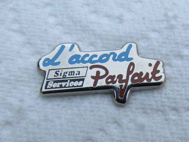 Pin's Ferrari Arthus Bertrand - Rare - Occasion