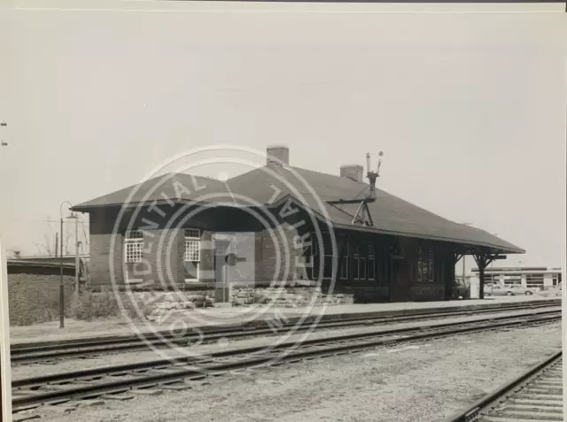 Railroad Photo Canadian Pacific Railway Station Scene Ingersoll, On 1961