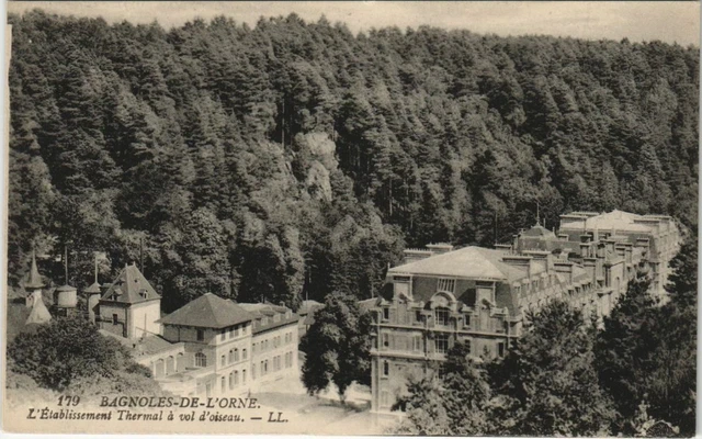 CPA BAGNOLES-de-l'ORNE-L'Établissement Thermal á vol d'oiseau (29322)
