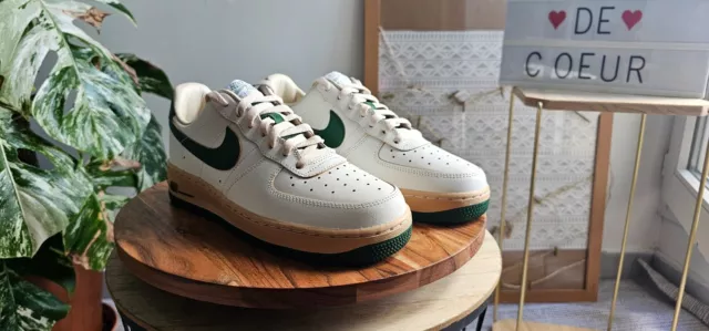 Nike Air Force 1 '07 LV8 Low Baskets Basses Ecru Vert Taille 40 EU Unisex