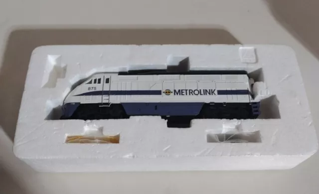 Athearn 1:87 Scale Metrolink F59PHI Diesel Locomotive #875 - DC Only Pre Owned