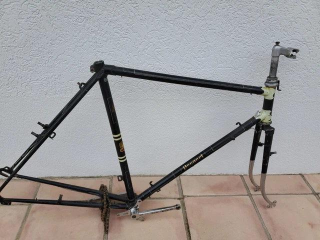 Vélo route enfant vintage Peugeot 550 - équivalent 24 pouces - Vélos Vélo route enfant vintage Peugeot 550 - équivalent 24 pouces - Vélos