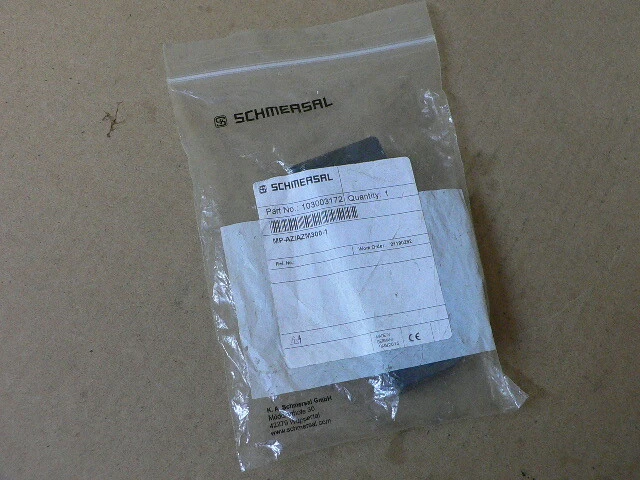 Schmersal Mp-Az/Azm300-1 103003172 Mounting Plate     For Azm300     (103003172)
