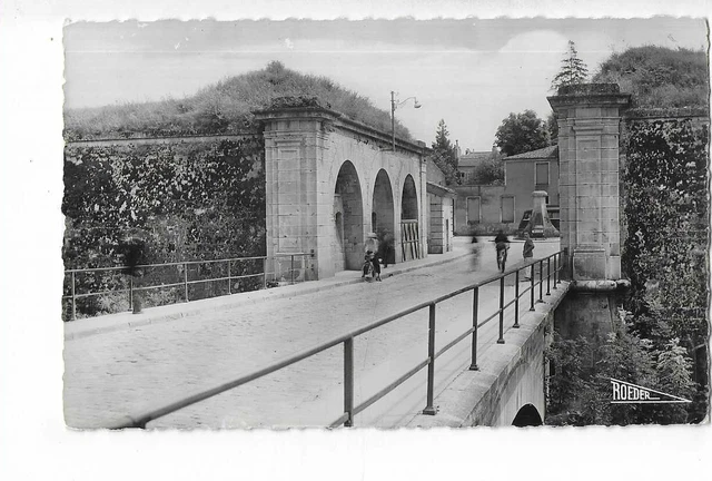 54  Toul  Porte De France