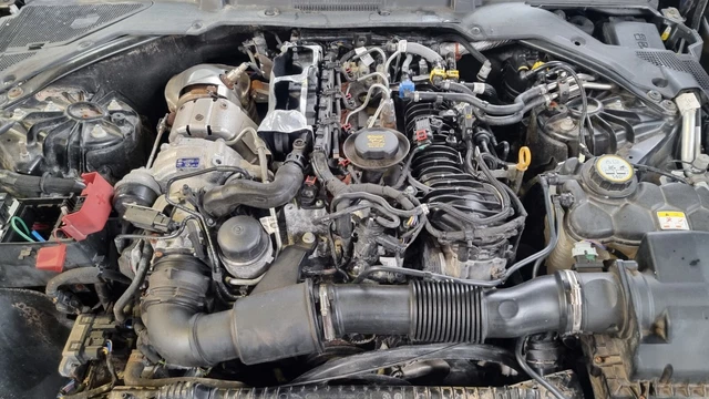GENUINE LAND ROVER Range Rover 2.0L Twin Turbo AWD Engine Supply & Fit ...