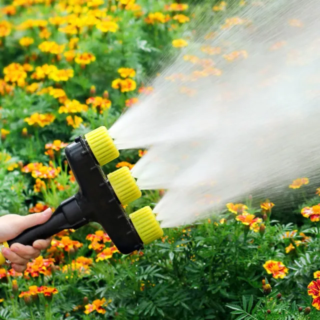 Düse Der Bewässerungsmaschine Plastik Rotierender Sprinkler Pflanzensprüher