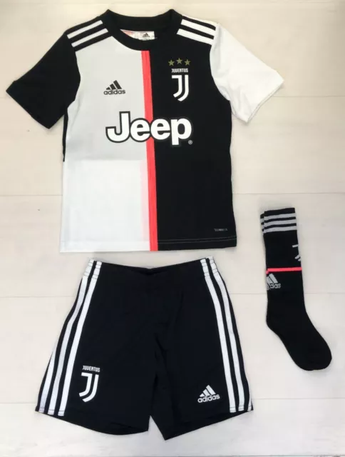 3805/3 Adidas Juventus Fc Mini Set Maglietta-Pantaloncino-Calzettoni Bambino