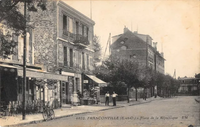 Cpa 95 Franconville Place De La Republique