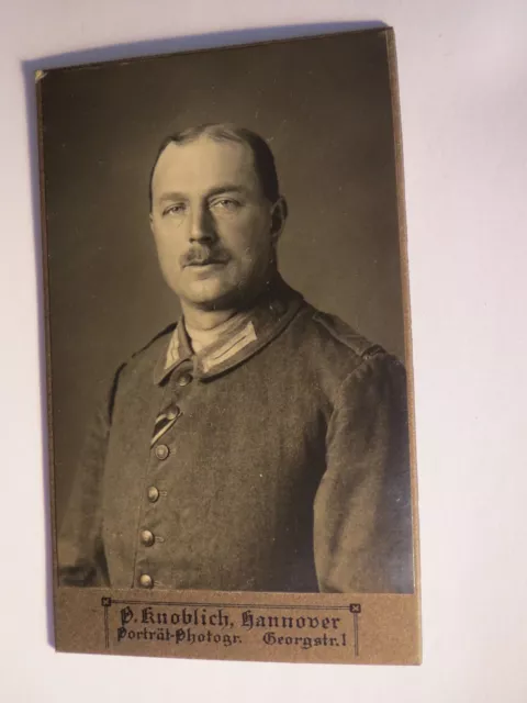 Hannover - Soldat in Uniform mit Orden ? - Knopf am Kragen - Portrait / CDV