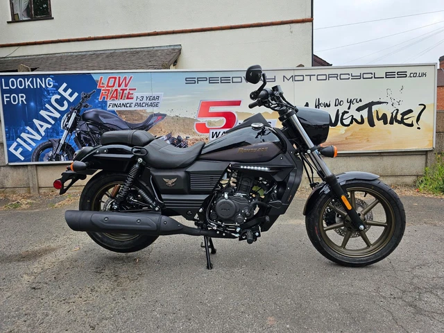 UM RENEGADE COMMANDO Freedom 125cc cruiser chopper learner legal