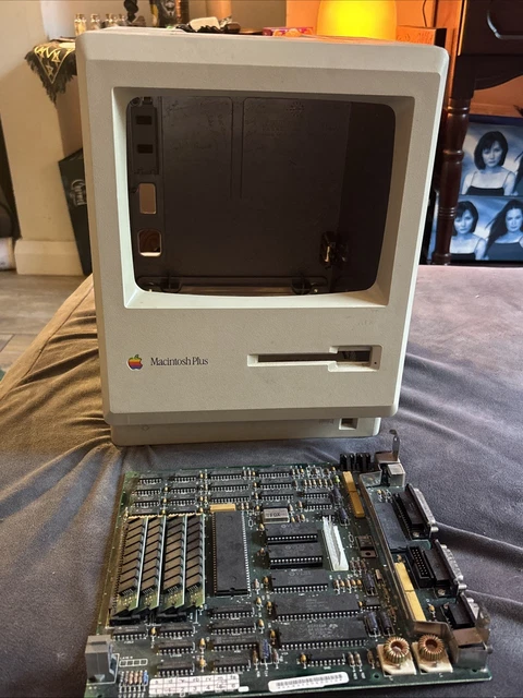 APPLE MACINTOSH PLUS 1mb Motherboard Untested - Vintage Model And Shell ...