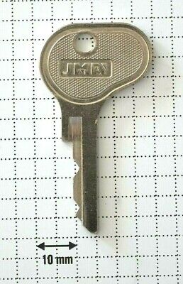 Liebherr 30 verschiedene Baumaschinenschlüssel Zündschlüssel Bagger Schlüssel #1494 
