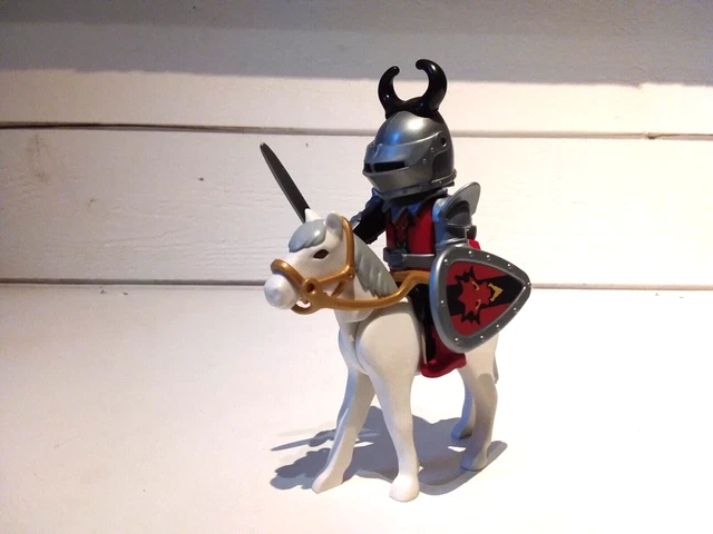 Moyen Age Chateau Chevaliers Dragon Rouge Playmobil Angoville-en-Saire