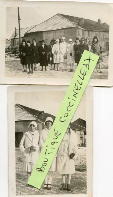 LOT 2 PHotos groupe de jolies dames avec chapeau Lieu à identifier