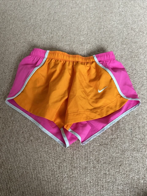 Pantaloncini da corsa Nike per ragazze taglia small (circa 8 anni)