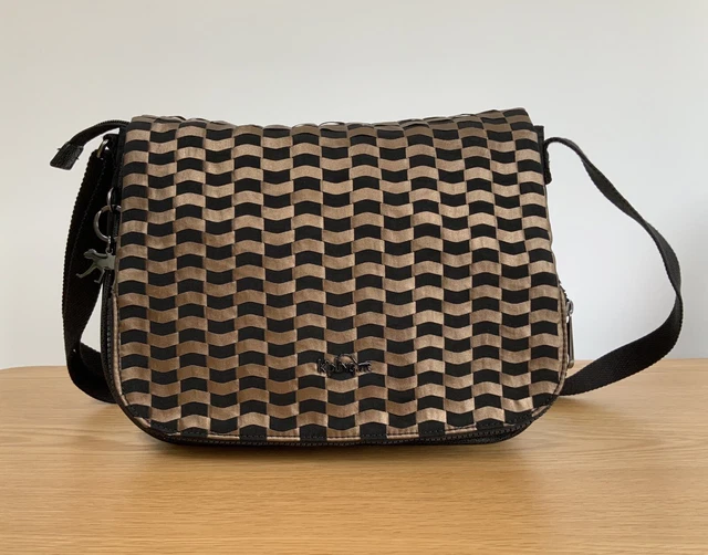 Kipling earthbeat online medium