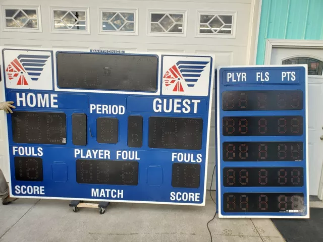 SCOREBOARD 15 ft DAKTRONICS BASKETBALL COMPLETE SYSTEM WITH 2 STAT DISPLAYS