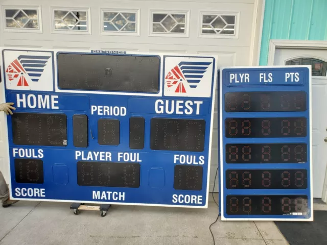 SCOREBOARD 15 ft DAKTRONICS BASKETBALL COMPLETE SYSTEM WITH 2 STAT DISPLAYS SCOREBOARD 15 ft DAKTRONICS BASKETBALL COMPLETE SYSTEM WITH 2 STAT DISPLAYS