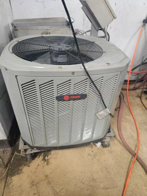 Package Industrial Chiller 36,000 BTUH, .5 HP circulating Pump Trane Condenser