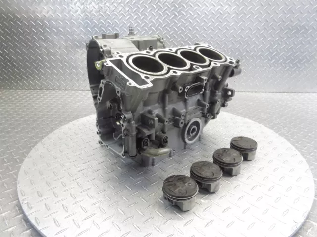2002 99-02 Yamaha YZFR6 R6 Crankcase Crank Case Engine Motor Block Piston OEM 2002 99-02 Yamaha YZFR6 R6 Crankcase Crank Case Engine Motor Block Piston OEM