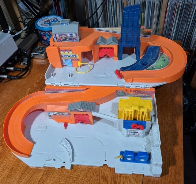 HOT WHEELS CAR Wash & Service Station Center Playset Mattel 2015 Close