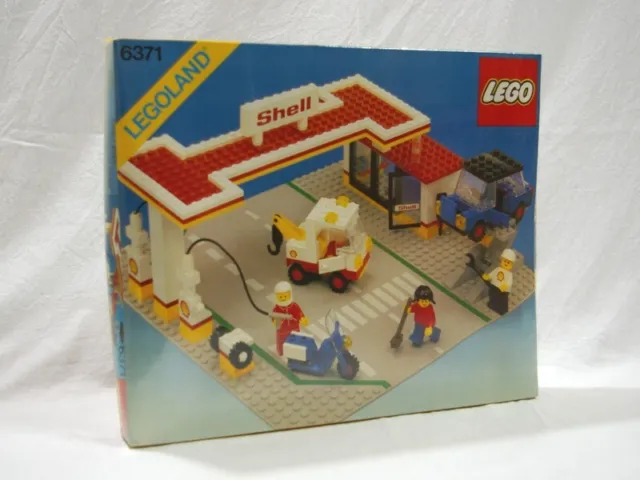 Vintage LEGO 6371 Legoland Classic Town Shell Service Station (1983) Retired