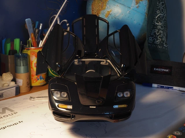 Miniature McLaren F1 Roadcar 1993 - Minichamps 1/12 - Rouge - Occasion En Boîte