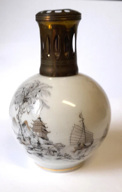 Lampe Berger Diffuseur Lampe Berger En Porcelaine Charles Ahrenfeldt Motif Jonque Et Pagode - Occasion, état Fonctionnel, Diffuseur Jean Jacques Henner Lampe Berger Diffuseur Lampe Berger En Porcelaine Charles Ahrenfeldt Motif Jonque Et Pagode - Occasion, état Fonctionnel, Diffuseur Jean Jacques Henner