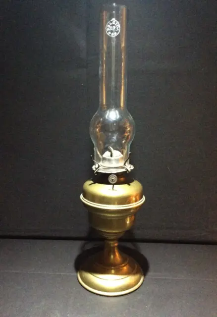ancienne lampe a pétrole huile entièrement bronze laiton tube en verre Belgica