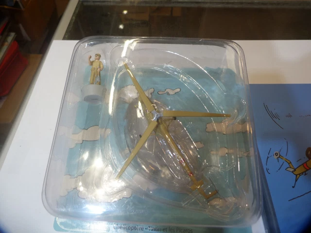 TINTIN by Moulinsart S.A Hélicoptère Armée du san Theodoros Mil Mi-1