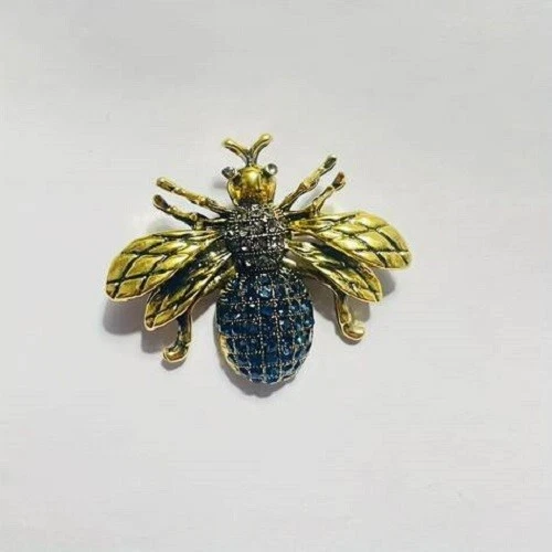 Superbe Broche Saxophone En Métal Doré Avec Strass Brillants - Neuf Sans Emballage