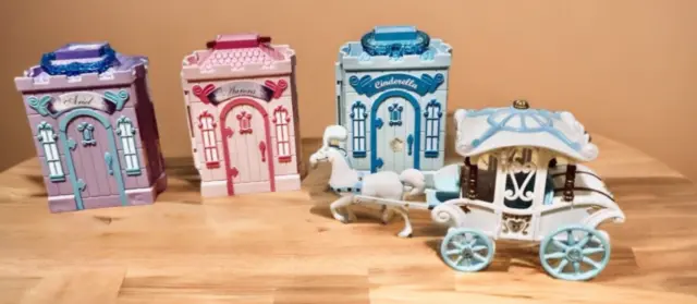 Juego Polly Pocket Disney Mini Princesa/con 3 Castillos Carro y 10 Figuras
