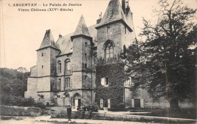 CPA ARGENTAN - Le palais de justice - Vieux Château (XIV e Siècle)