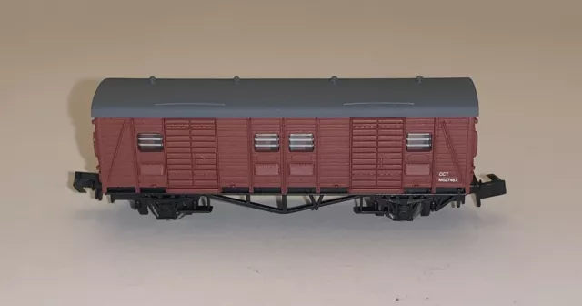 Dapol (NB-014) CCT Parcels Van 'M527467' in BR Maroon Livery