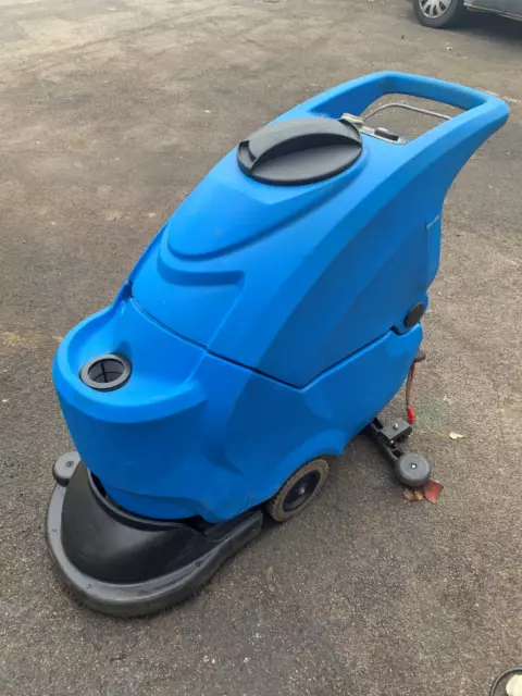 IPC industrial floor Scrubber Dryer Cleaner with charger
