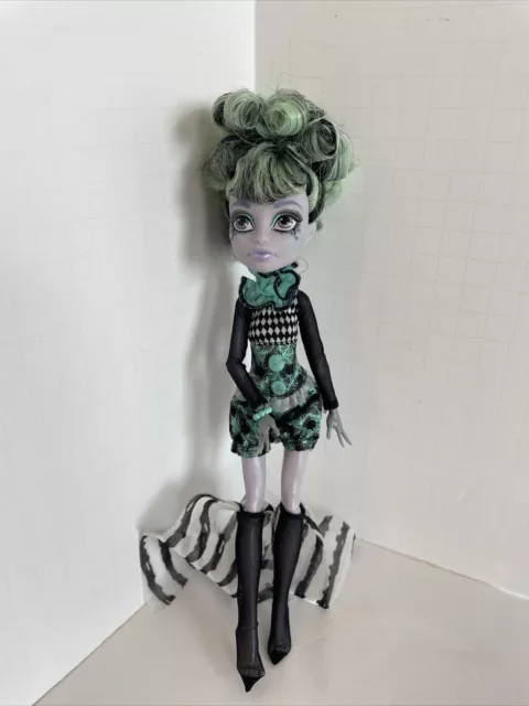 Monster High Rare Twyla Freak Du Chic Circus daughter of boogeyman Doll